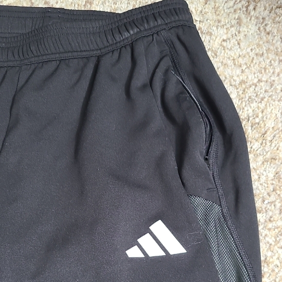 Adidas Black Sweatpants with Tapered Leg and Elastic Waistband - Picture 4 of 12